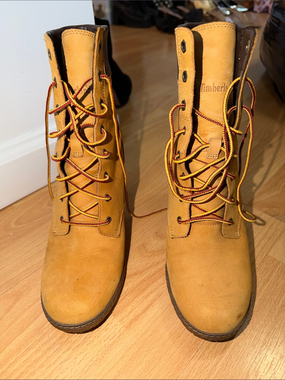 Timberland Wheat Lace-Up Women's Leather Boots with Two-Tone Laces